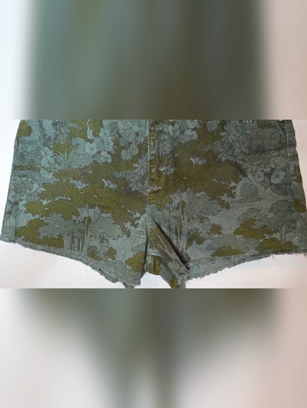 Anthropologie Pilcro Sxrunchie Women’s M Green Forest Patterned Denim Shorts - Picture 4 of 8